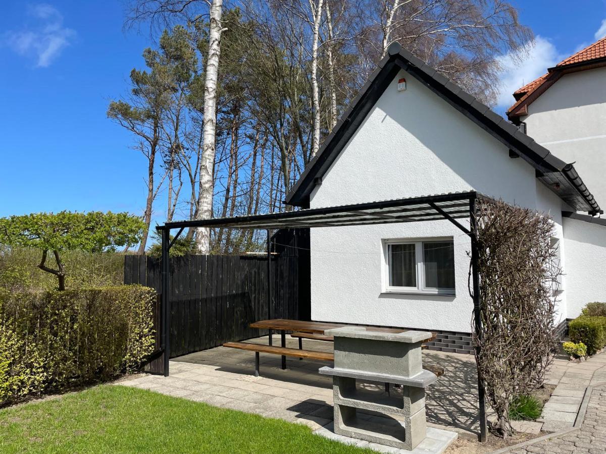 Villa & Domek Maja Sarbinowo Buitenkant foto